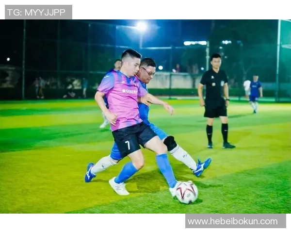 群星闪耀绿茵场传奇巨星齐聚共谱激情足球盛宴 群星闪耀绿茵场传奇巨星齐聚共谱激情足球盛宴